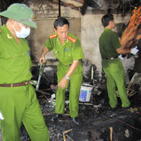 Tin tức trong ngày - Bi thảm: Vợ con chết cháy, chồng cũng tự tử