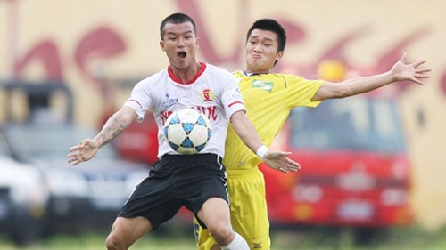 Cầu thủ V.Ninh Bình “cắn răng” tập luyện - 1