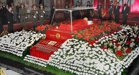 Triều Tiên tiết lộ xác ướp Kim Jong-il - 1