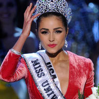 Người đẹp 1m67 đăng quang Miss Universe