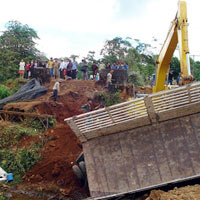 Tin tức trong ngày - Lật xe ở Lào: Lời kể người sống sót