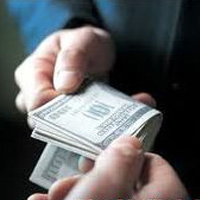 Pháp luật - Bị khởi tố vì cố tình "bồi dưỡng" CSGT