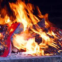 Tin tức trong ngày - Cấm vòng hoa, vàng mã tại lễ tang công chức