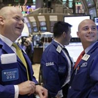 Sàn GD Quốc tế - Phố Wall hồi phục nhẹ trước ngày “tận thế”