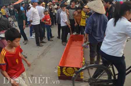 Quảng Ninh: Hàng trăm người tấn công CA - 1