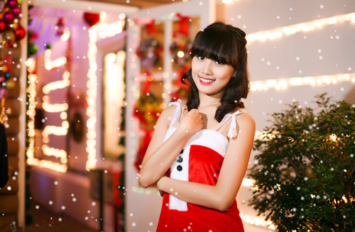 Hot girl Phương Đông xinh tươi trên phố Noel - 2