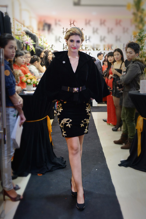 Á hậu Ngọc Oanh “đụng độ” bản sao - 6