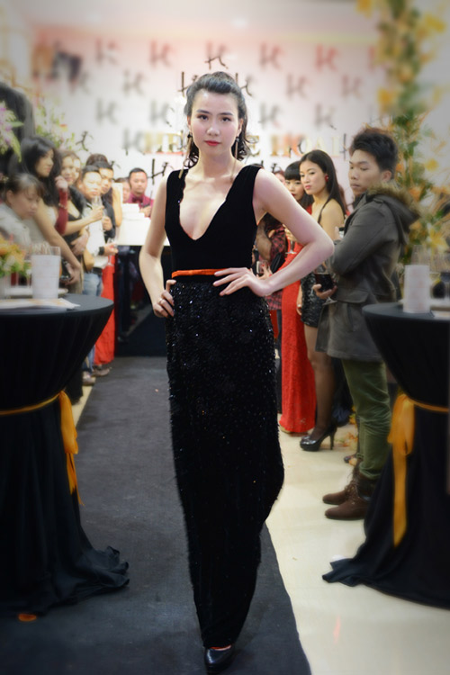 Á hậu Ngọc Oanh “đụng độ” bản sao - 4