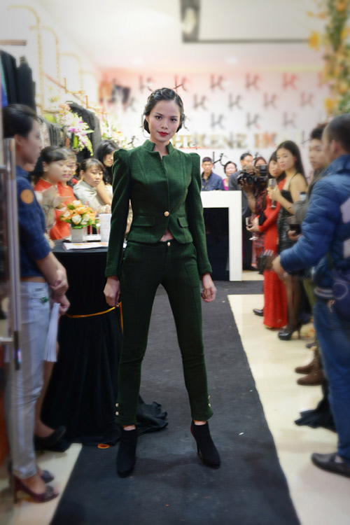 Á hậu Ngọc Oanh “đụng độ” bản sao - 9