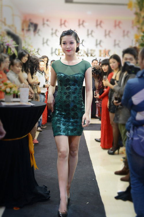 Á hậu Ngọc Oanh “đụng độ” bản sao - 10