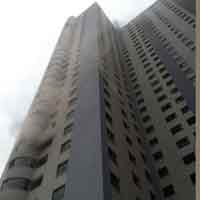 Tin tức trong ngày - Cháy chung cư 31 tầng, cả trăm người bỏ chạy