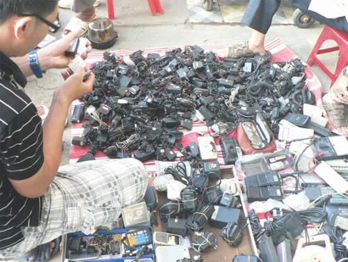 Thực hư chuyện hàng hitech xách tay ... - 12