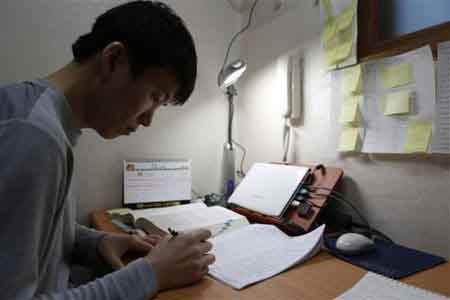 Đột nhập lò luyện thi công chức Hàn Quốc - 3