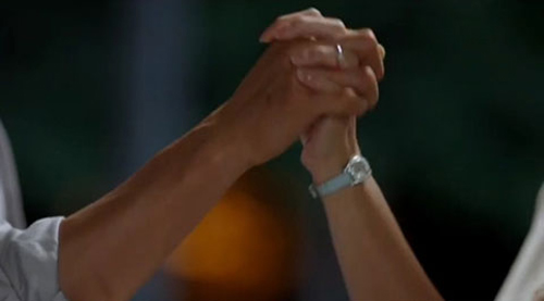 Những nụ hôn lạ nhất màn ảnh Hàn 2012 - 12