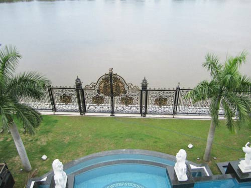 Chàng rể có biệt thự đồ sộ nhất Vbiz - 2