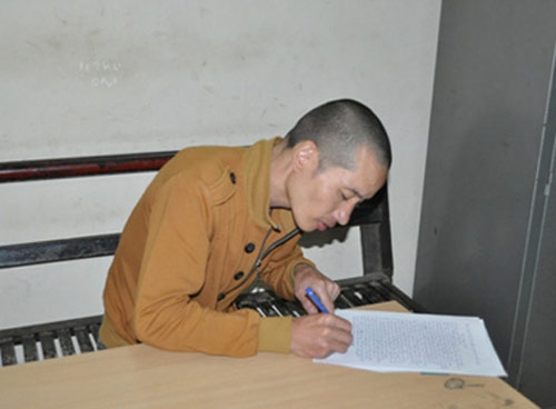 Vụ bố dìm chết con: Hàng xóm bàng hoàng - 2