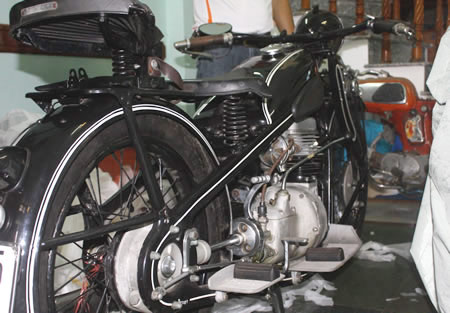 Xe cổ quý hiếm “ra mắt” dân Đà thành - 3