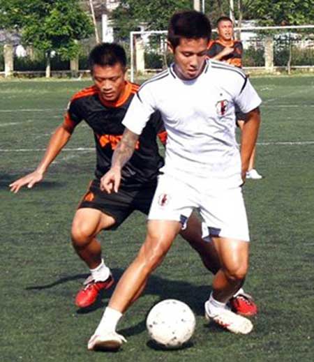 Sao V-League đá phủi: Nhiều bi hài (Kỳ 1) - 2