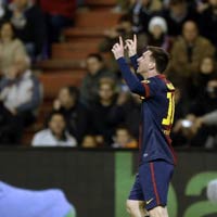 Bóng đá - 10 siêu phẩm của Messi năm 2012