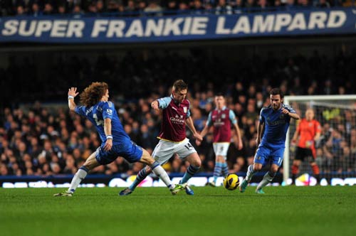 Chelsea-Luiz: Giải pháp cho hàng tiền vệ - 1