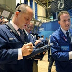 Phố Wall đỏ rực trước thềm lễ giáng sinh