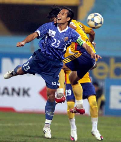 Sao V-League đá phủi: Nhiều bi hài (Kỳ 2) - 2