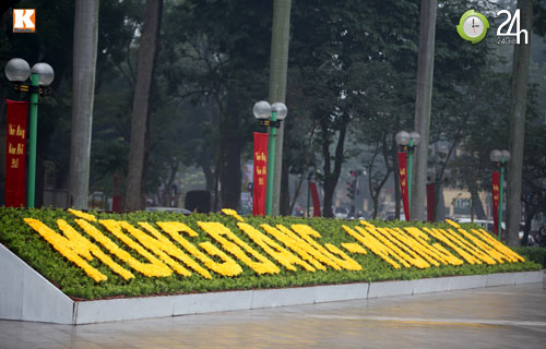 Hà Nội, TP.HCM rực rỡ đón năm mới - 13