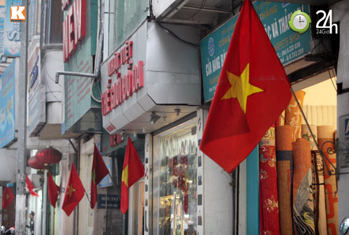 Hà Nội, TP.HCM rực rỡ đón năm mới - 12