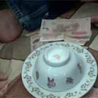 Tin tức trong ngày - Tháo ghế xe 45 chỗ, "hô biến" thành sới bạc