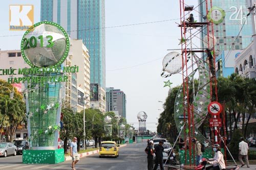 Hà Nội, TP.HCM rực rỡ đón năm mới - 8