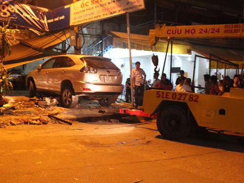 Lexus cán 2 người: Xé lòng ngày cuối năm - 2