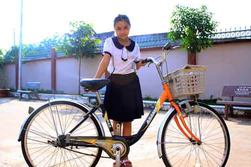 Cô giáo khóc khi xin lỗi học sinh lớp 2 - 4