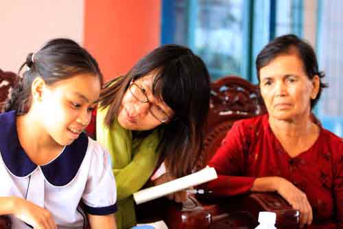 Cô giáo khóc khi xin lỗi học sinh lớp 2 - 5