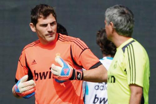 Real: Mou “trảm” Casillas là đúng? - 2