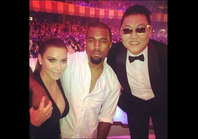 Chụp hình cùng cô Kim \'siêu vòng ba\' và bạn trai là ca sĩ hip hop Kanye Omari West