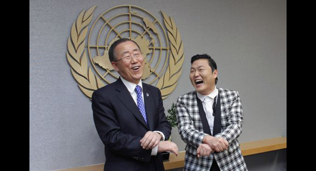 Tổng thư kí liên hiệp Quốc Ban Ki-Moon đã hết lời khen ngợi Psy.
