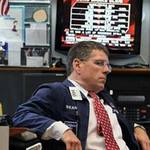 Phố Wall đỏ rực phiên cuối tuần