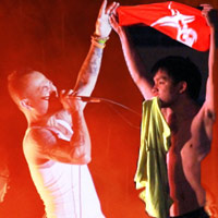 20 nghìn người đội mưa lạnh xem Rock Storm