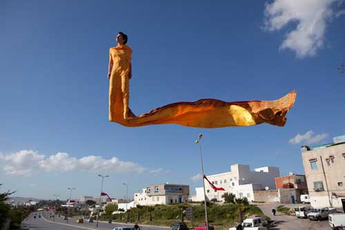 Người "bay" lơ lửng giữa trời - 2