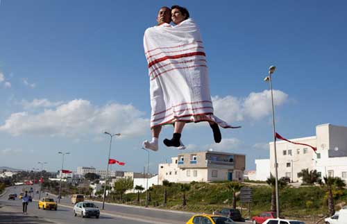 Người "bay" lơ lửng giữa trời - 9