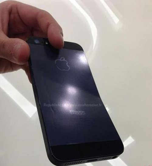 iPhone 5 dễ dàng bị uốn cong - 4