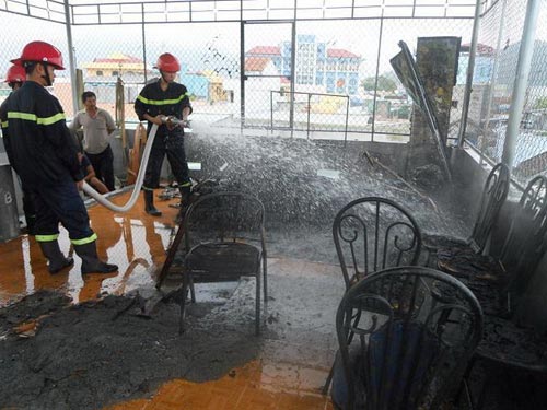 Trẻ nghịch lửa, gọi "bà hỏa" đến - 2