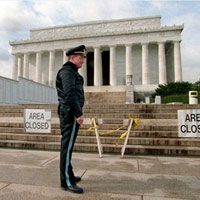 Điều gì xảy ra khi chính phủ Mỹ đóng cửa?