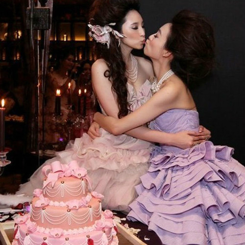 Bỏng rẫy nụ hôn đồng giới sao Hoa ngữ - 7