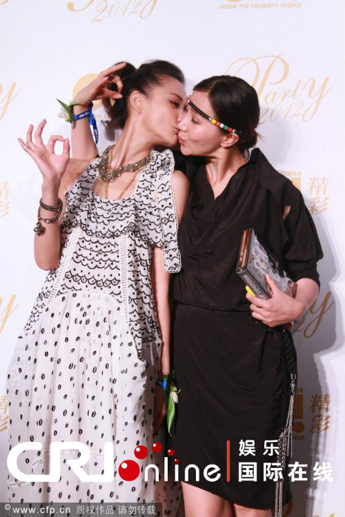 Bỏng rẫy nụ hôn đồng giới sao Hoa ngữ - 8