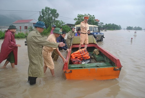 Vỡ 2 hồ đập, Thanh Hóa chìm trong biển nước - 6