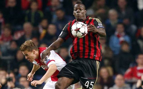 Ajax - Milan: Thoát hiểm ngoạn mục - 1