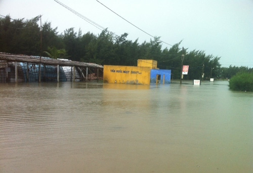 8 người chết, 199 người bị thương do bão số 10 - 2