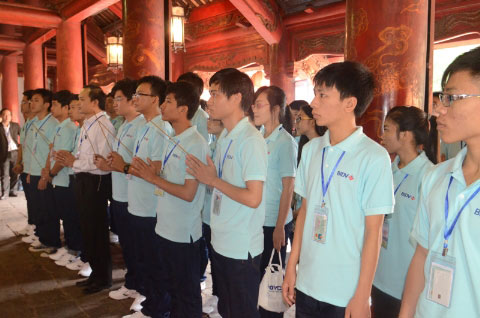 Tuyên dương 57 thủ khoa và HS đoạt giải Olympic - 4