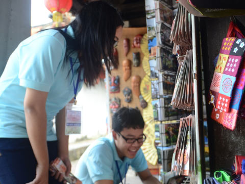 Tuyên dương 57 thủ khoa và HS đoạt giải Olympic - 7